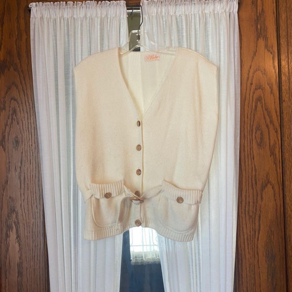 Cream 100% acrylic sweater vest unique belt